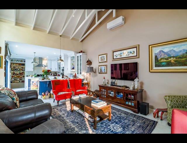 3 BEDROOM HOUSE FOR SALE IN COPPERLEAF ESTATE